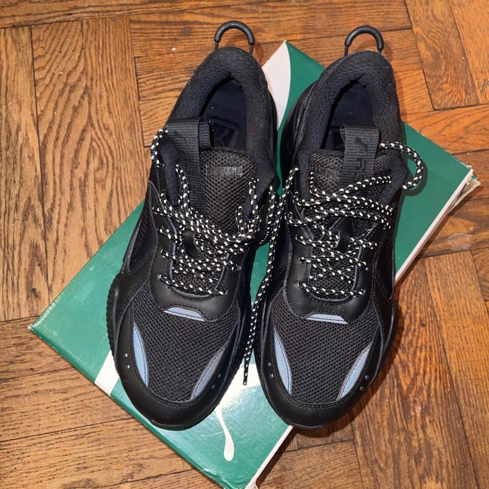 Mens sneakers